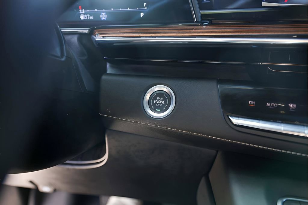 Used 2024 Cadillac Escalade ESV Premium Luxury w/ Performance Package image 19