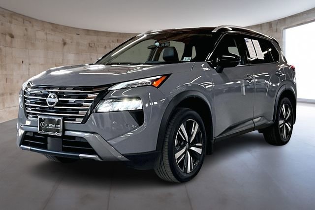 Used 2024 Nissan Rogue SL w/ SL Premium Package image 3