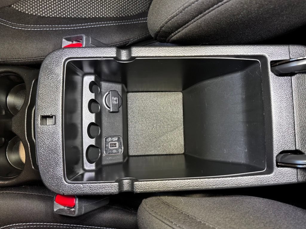 Used 2019 Jeep Cherokee Latitude w/ Popular Appearance Group AWD/4WD image 36