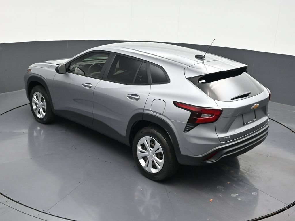 Used 2024 Chevrolet Trax LS FWD image 18