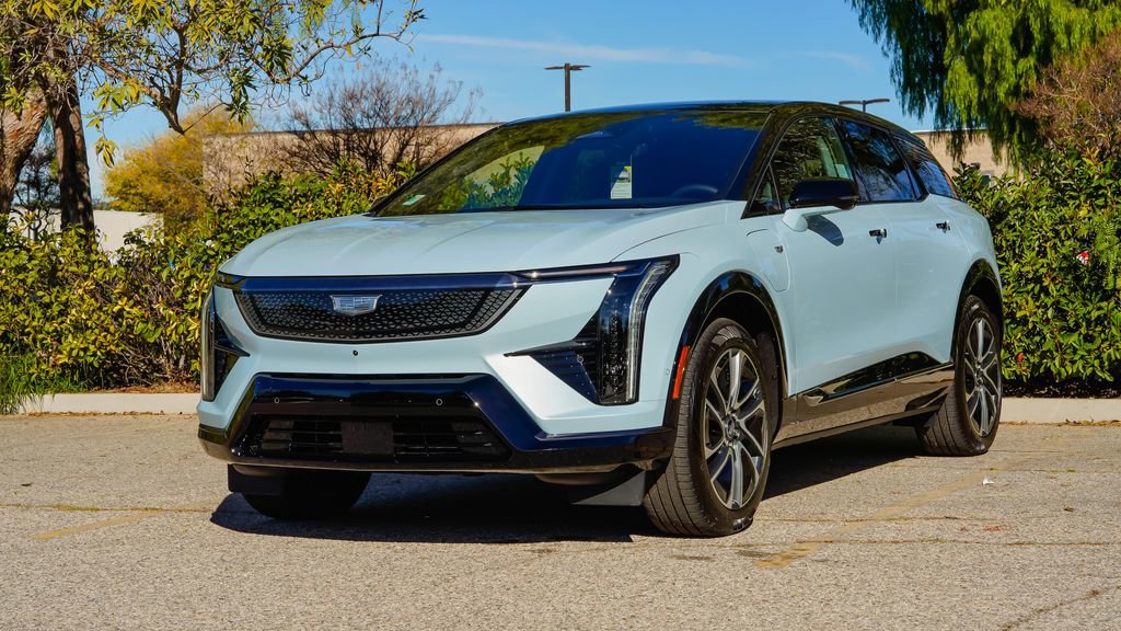 New 2026 Cadillac Optiq Sport 2 image 2