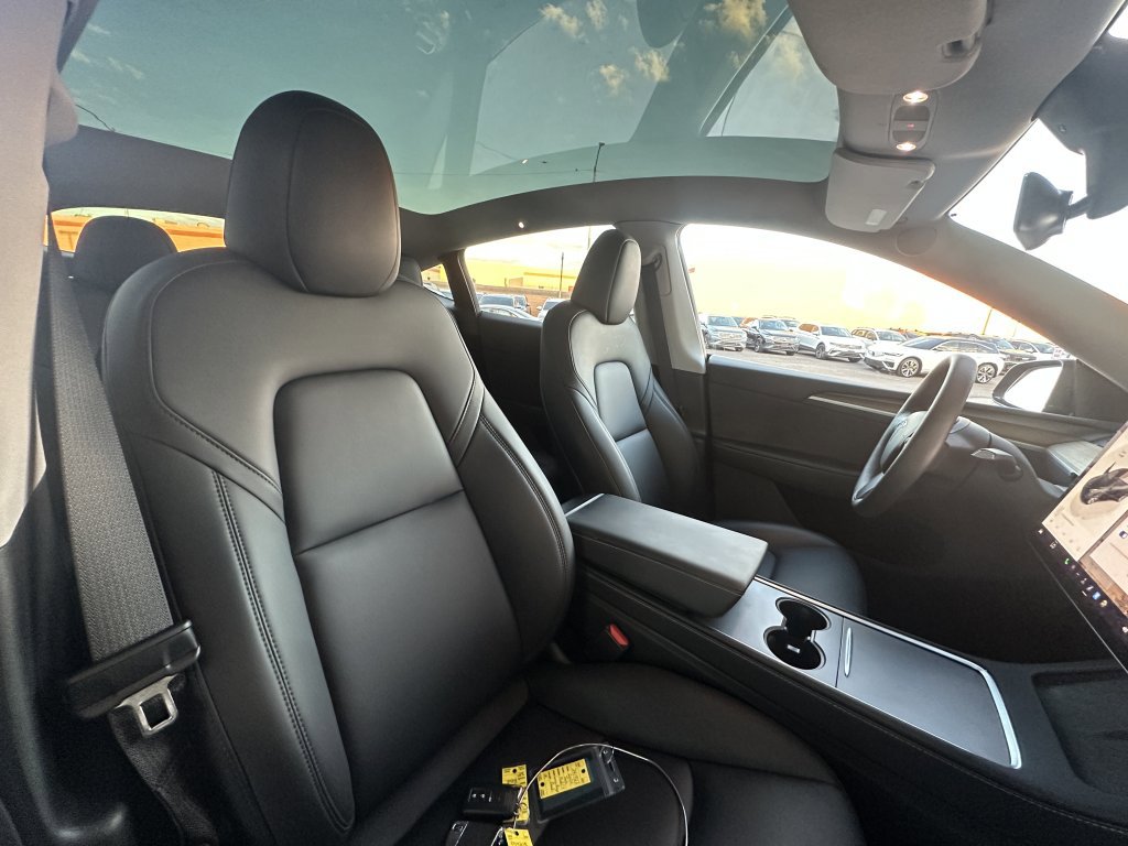 Used 2024 Tesla Model Y Long Range image 43