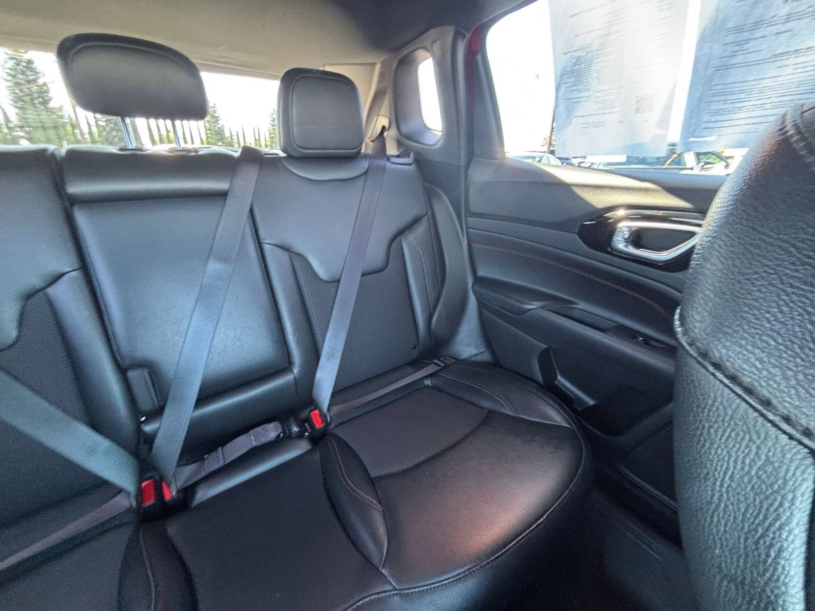 Used 2025 Jeep Compass Trailhawk AWD/4WD image 35