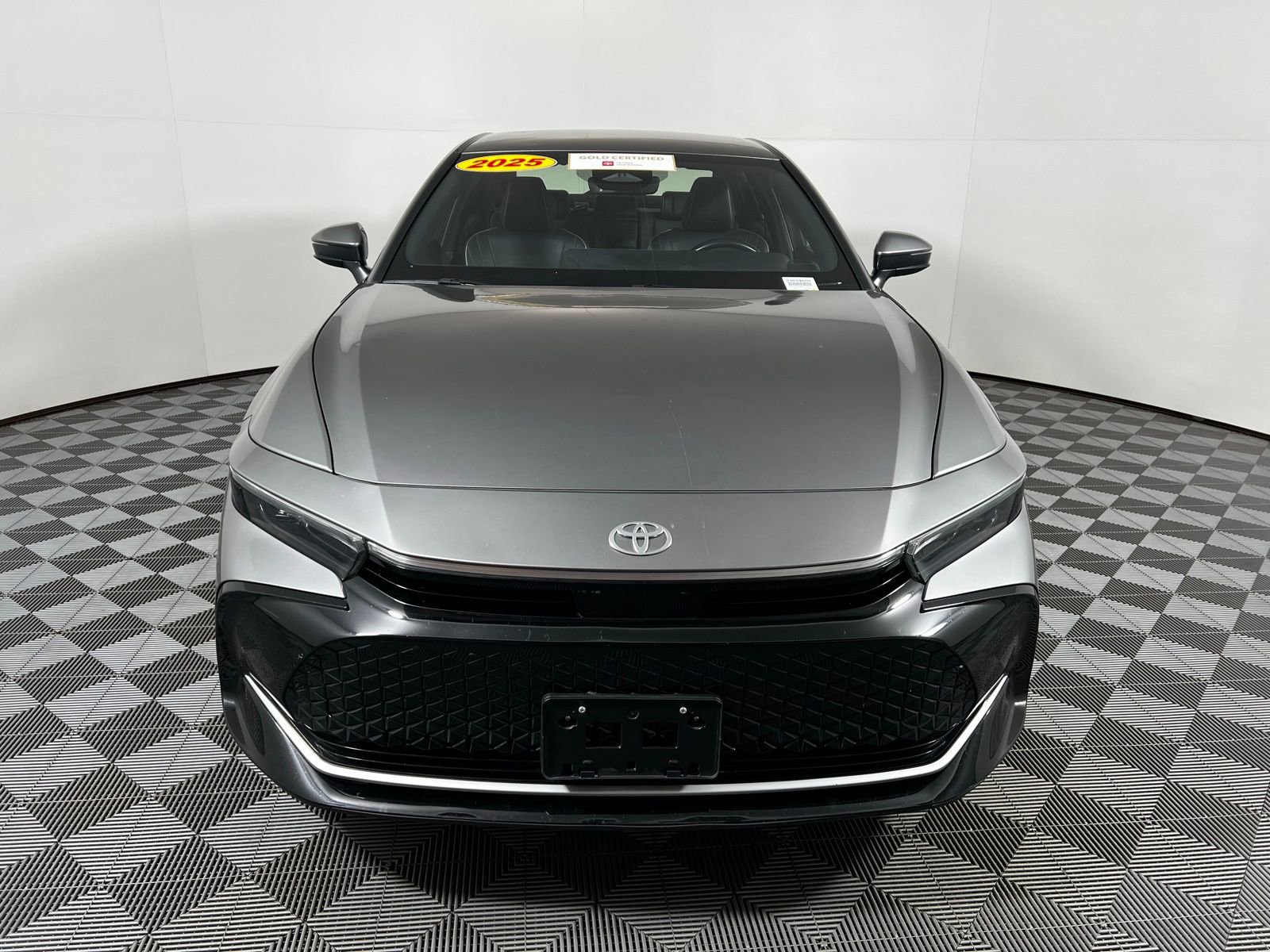 Certified 2025 Toyota Crown XLE image 2