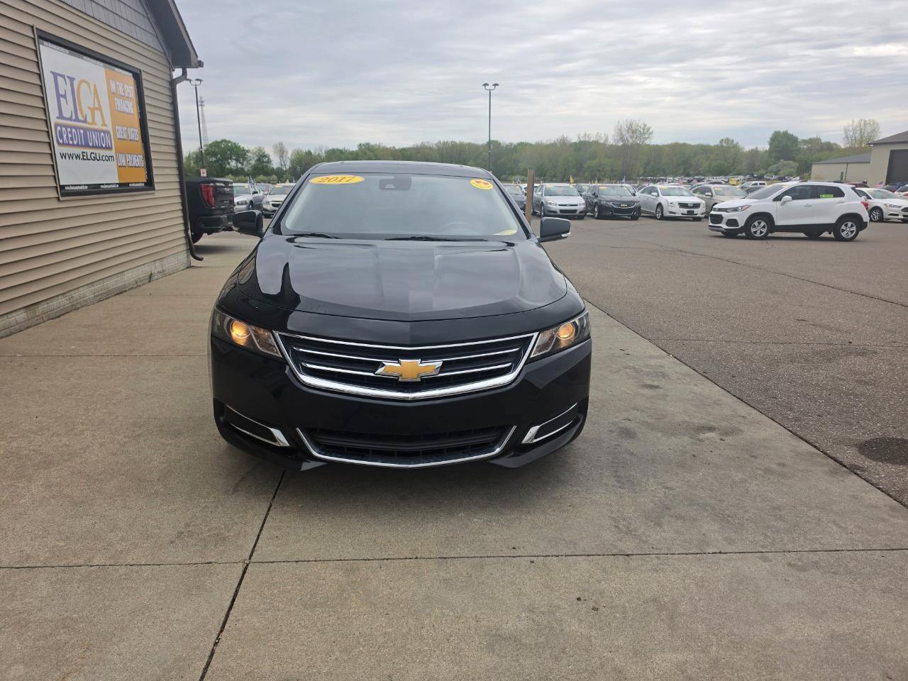 Used 2017 Chevrolet Impala LT w/ Leather Package FWD image 3