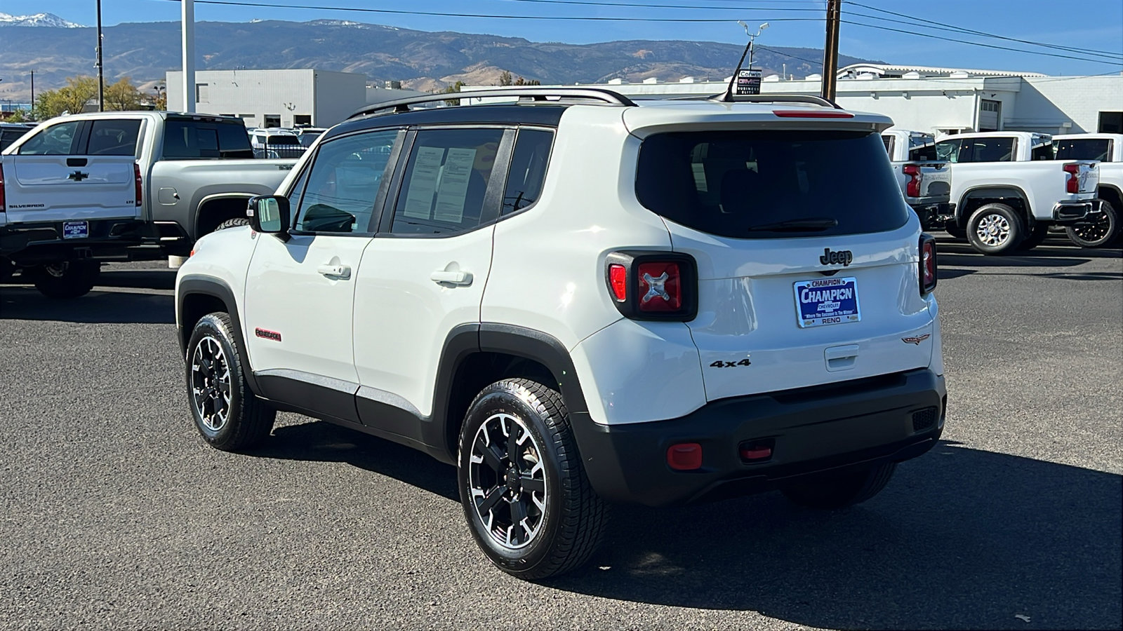 Used 2023 Jeep Renegade Trailhawk image 7