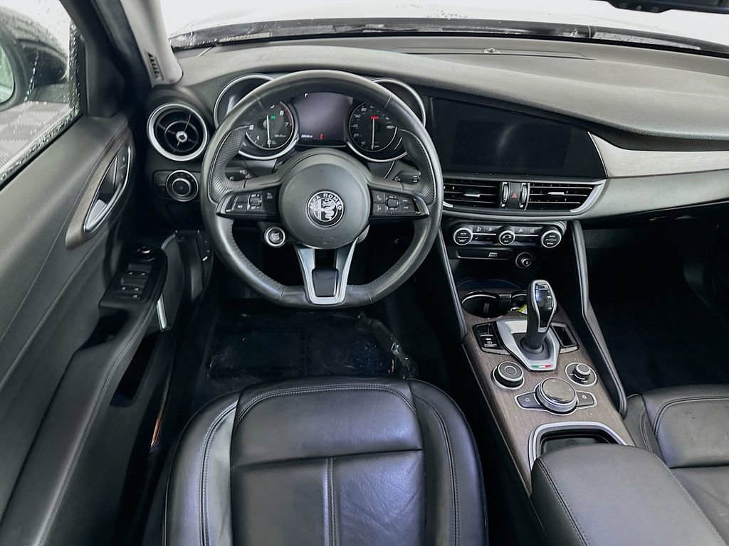 Used 2020 Alfa Romeo Giulia Ti w/ Active Blind Spot Package image 30