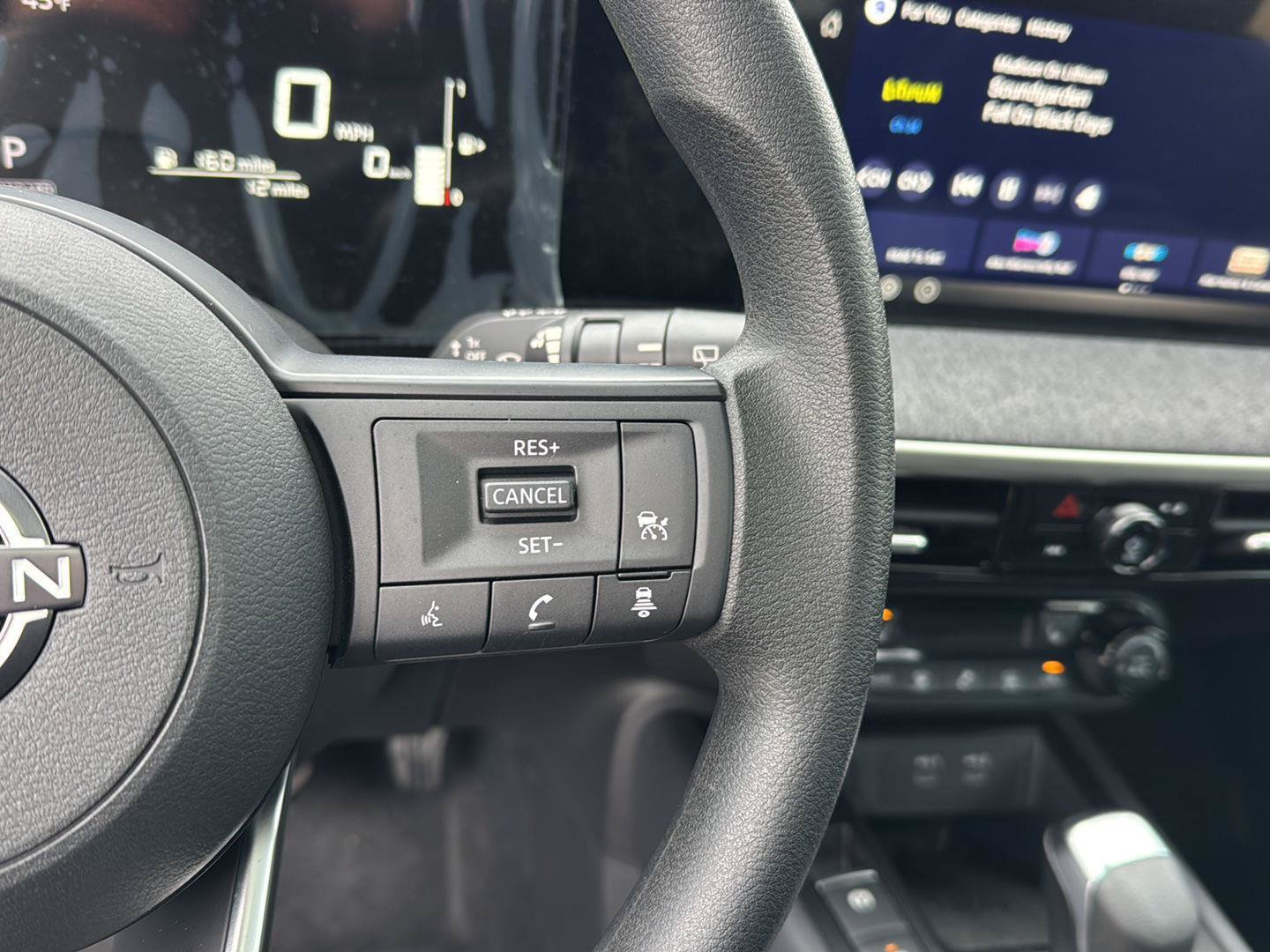 New 2026 Nissan Kicks SV w/ SV Premium Package FWD image 19