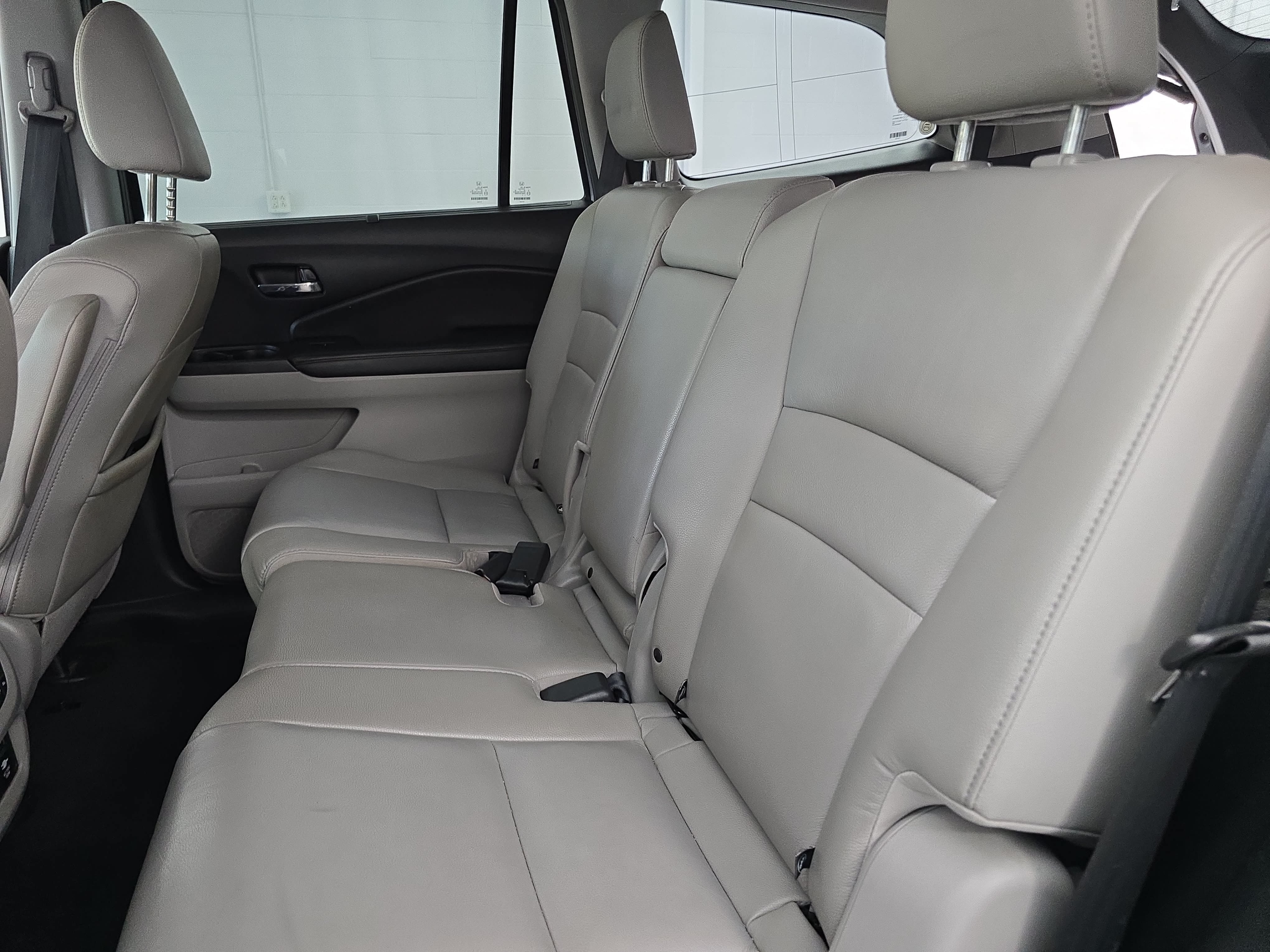 Used 2018 Honda Pilot Touring image 15