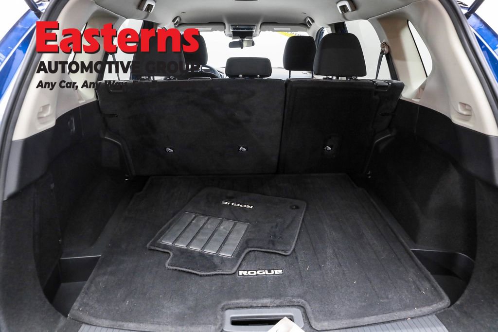 Used 2022 Nissan Rogue SV AWD/4WD image 9