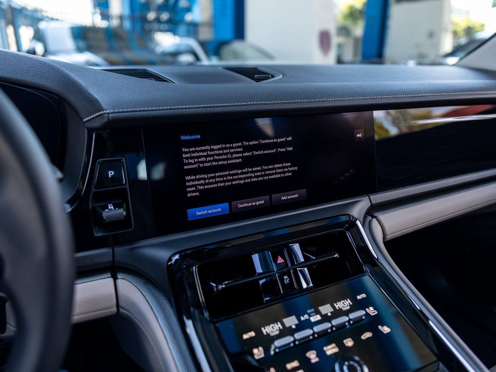 Certified 2025 Porsche Panamera image 28