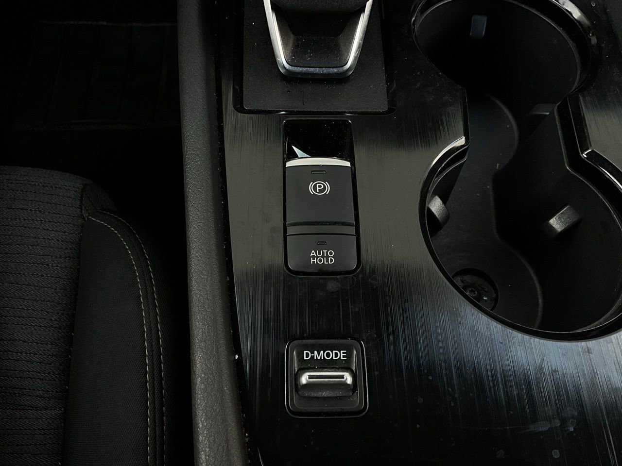 Used 2023 Nissan Rogue SV image 23