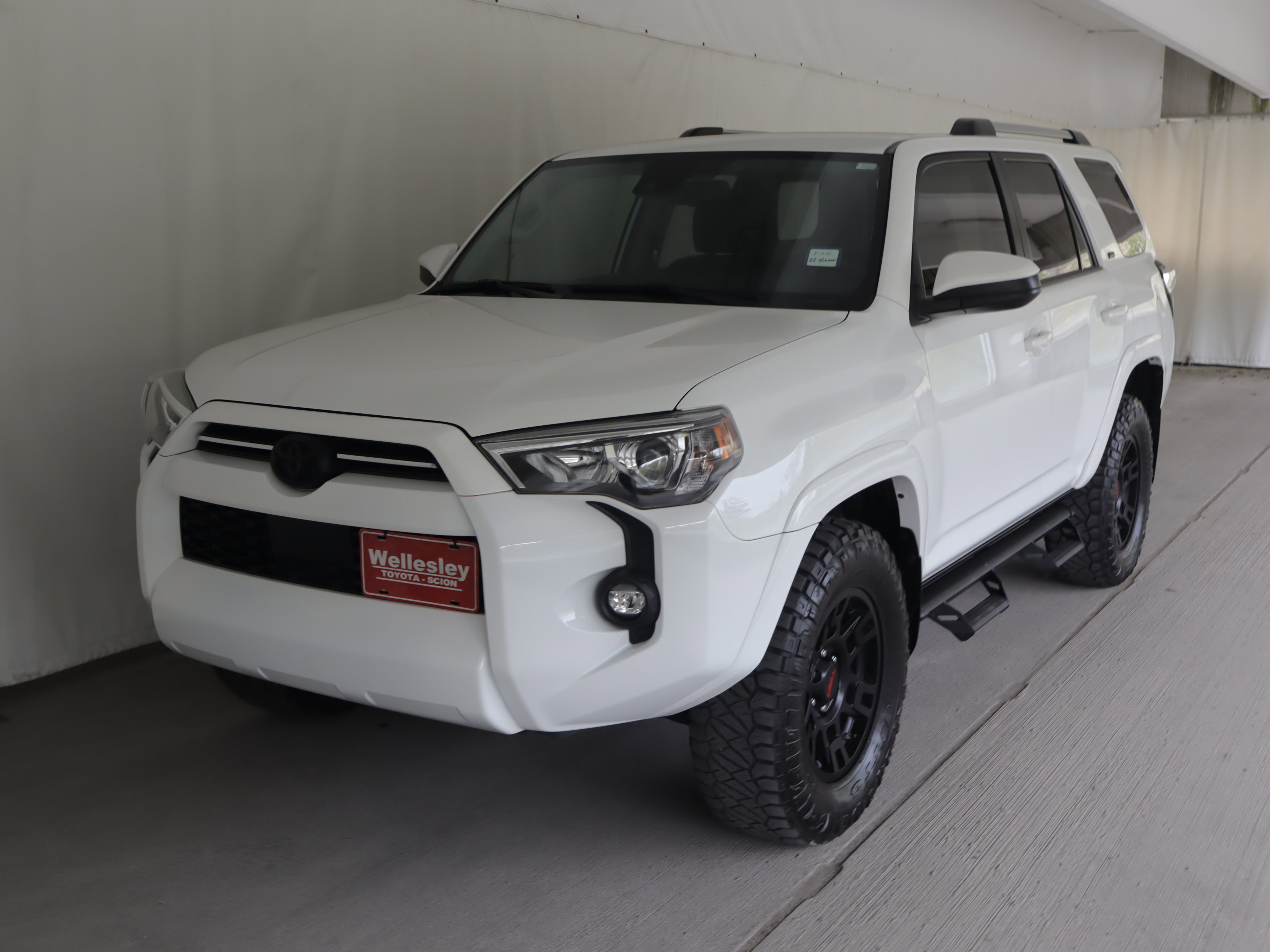 Used 2022 Toyota 4Runner SR5 AWD/4WD image 24