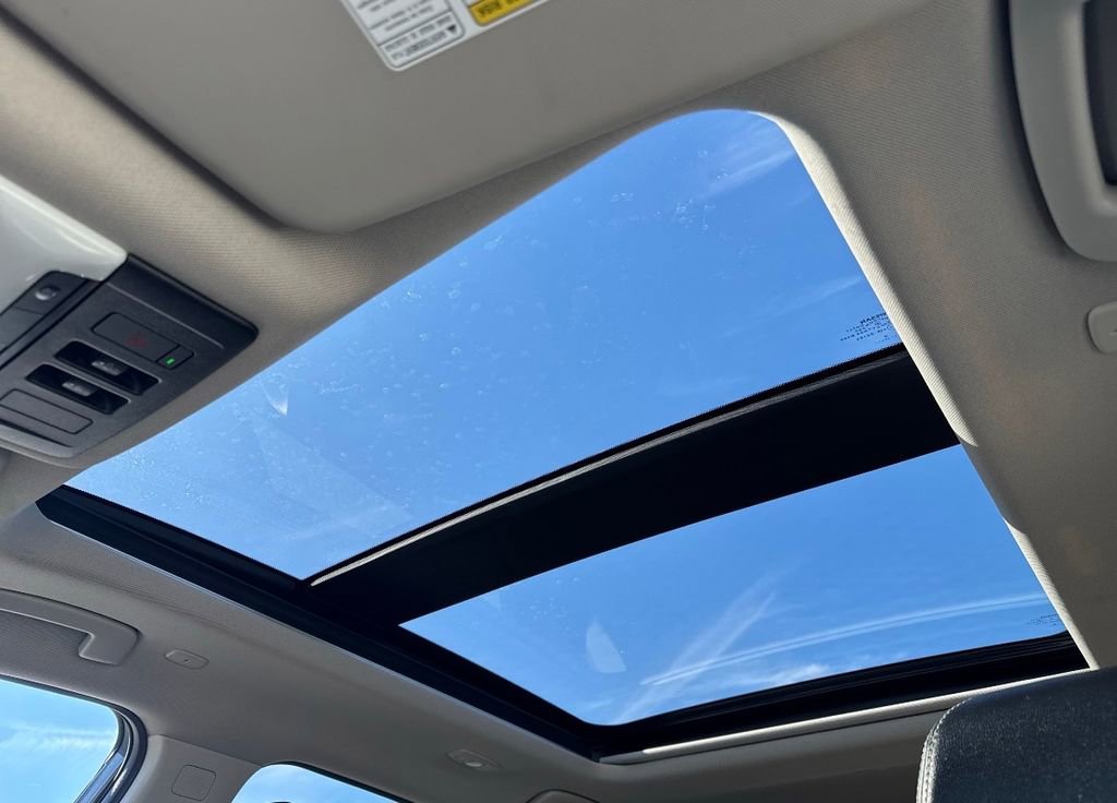 Used 2023 Nissan Rogue SL image 52