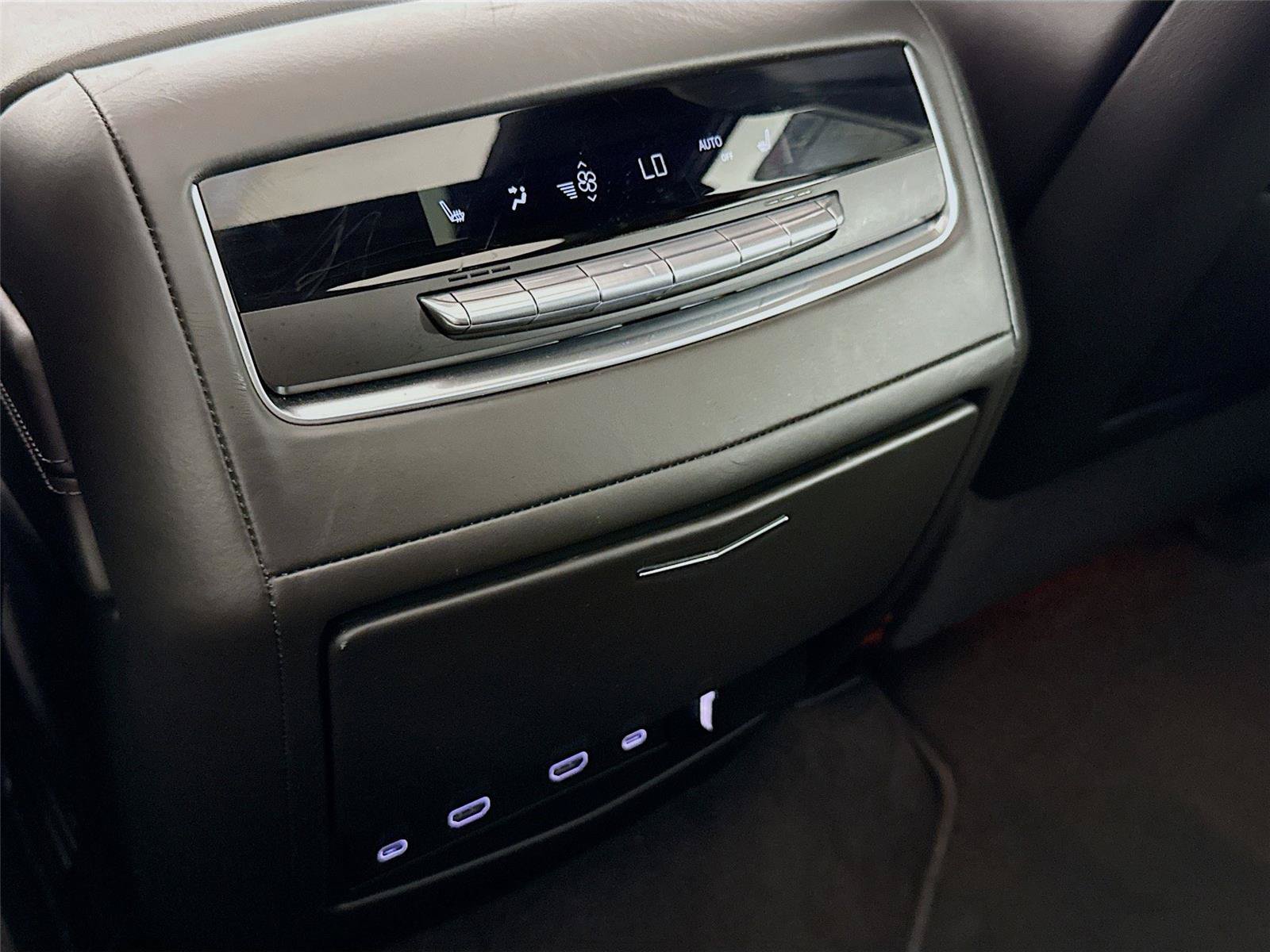 Used 2025 Cadillac Escalade ESV V AWD/4WD image 23