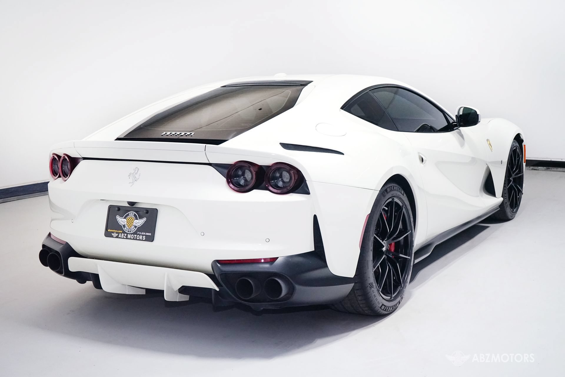 Used 2019 Ferrari 812 Superfast RWD image 5