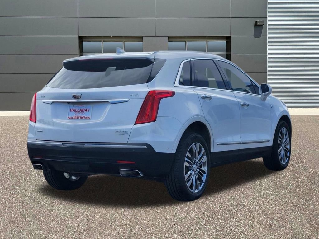 Used 2018 Cadillac XT5 Premium Luxury w/ Driver Assist Package AWD/4WD image 3
