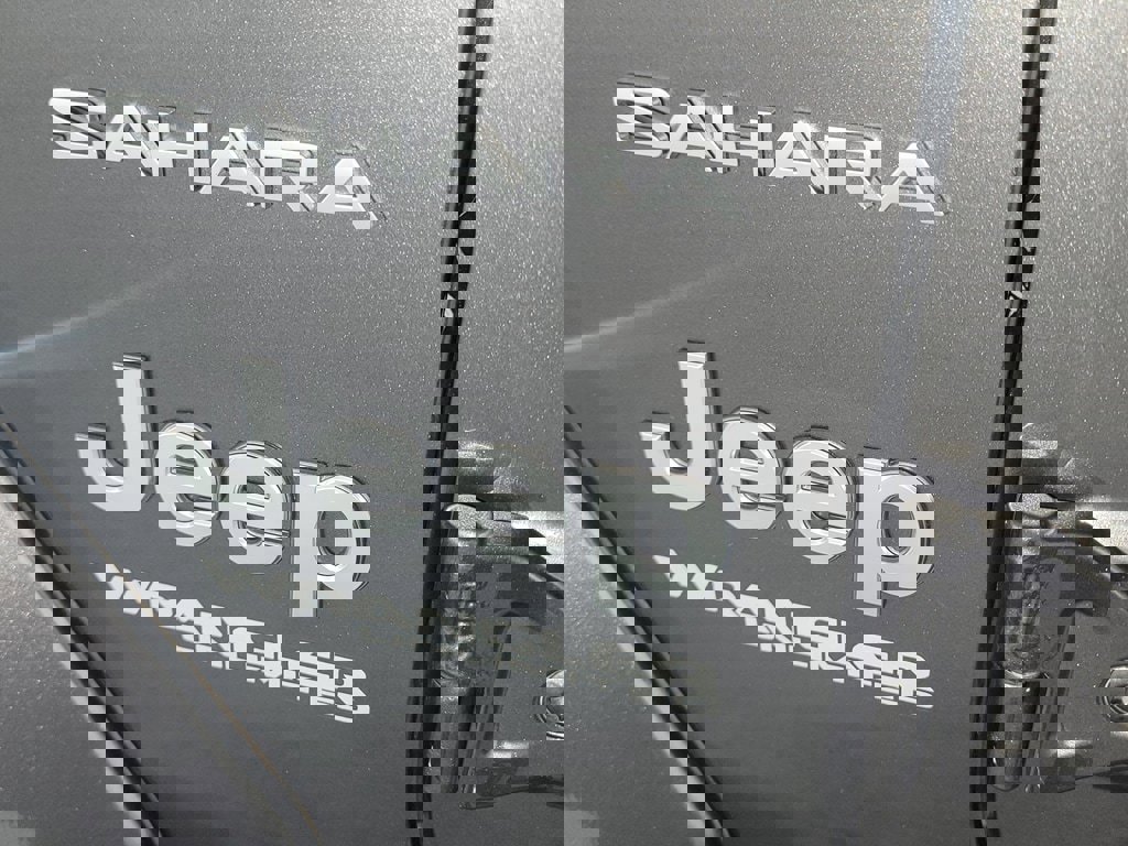 Used 2019 Jeep Wrangler Unlimited Sahara image 12