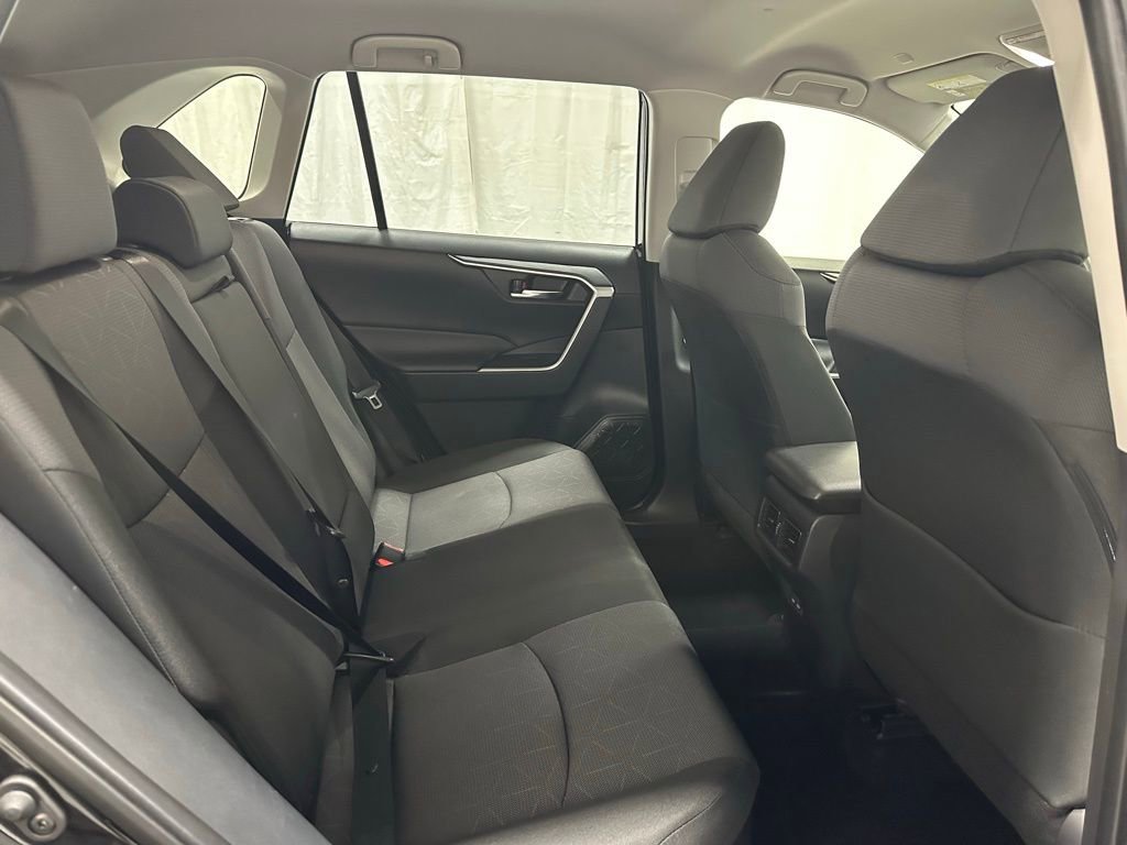 Used 2025 Toyota RAV4 XLE image 42
