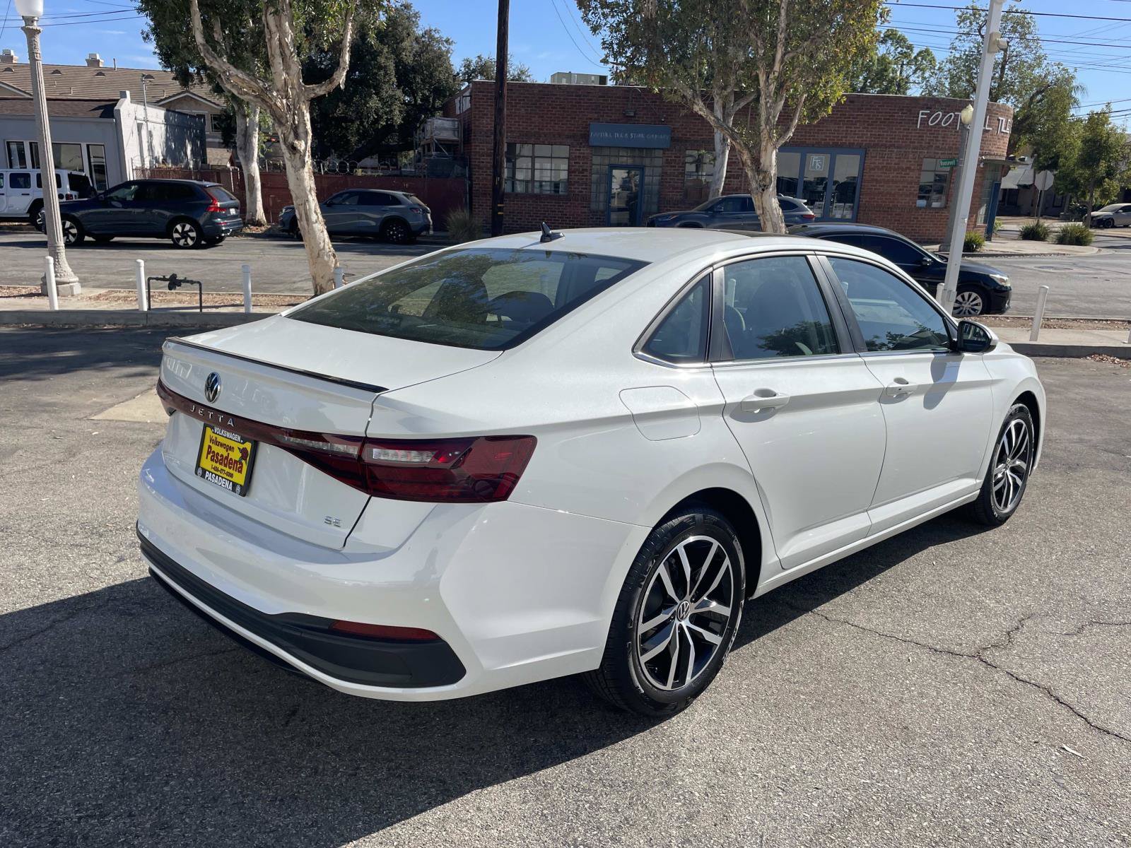 New 2027 Volkswagen Jetta SE FWD image 3