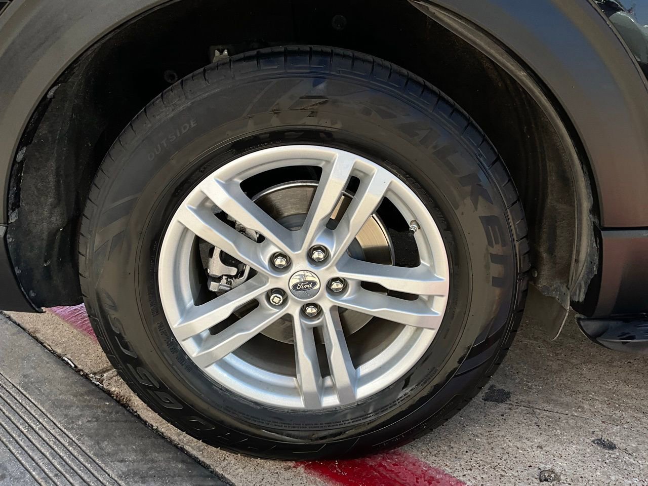 Used 2021 Ford Explorer XLT w/ Equipment Group 202A image 9