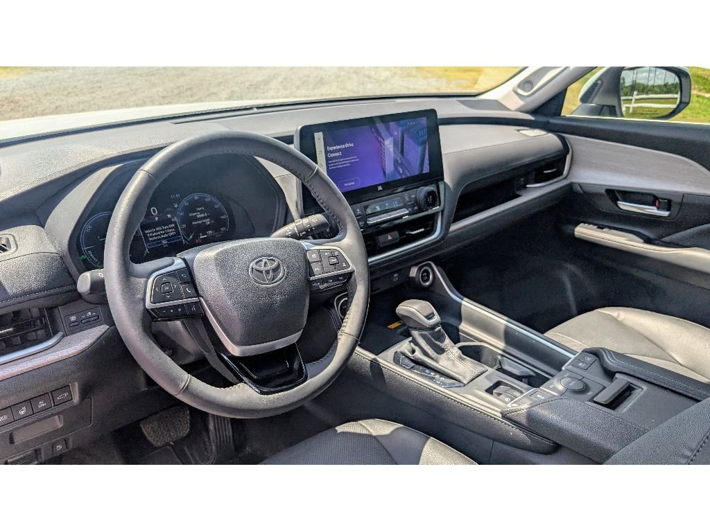 Used 2024 Toyota Grand Highlander Limited image 20