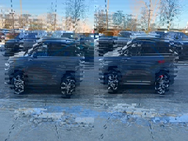 Used 2022 Lincoln Corsair AWD w/ Premium Package image 4