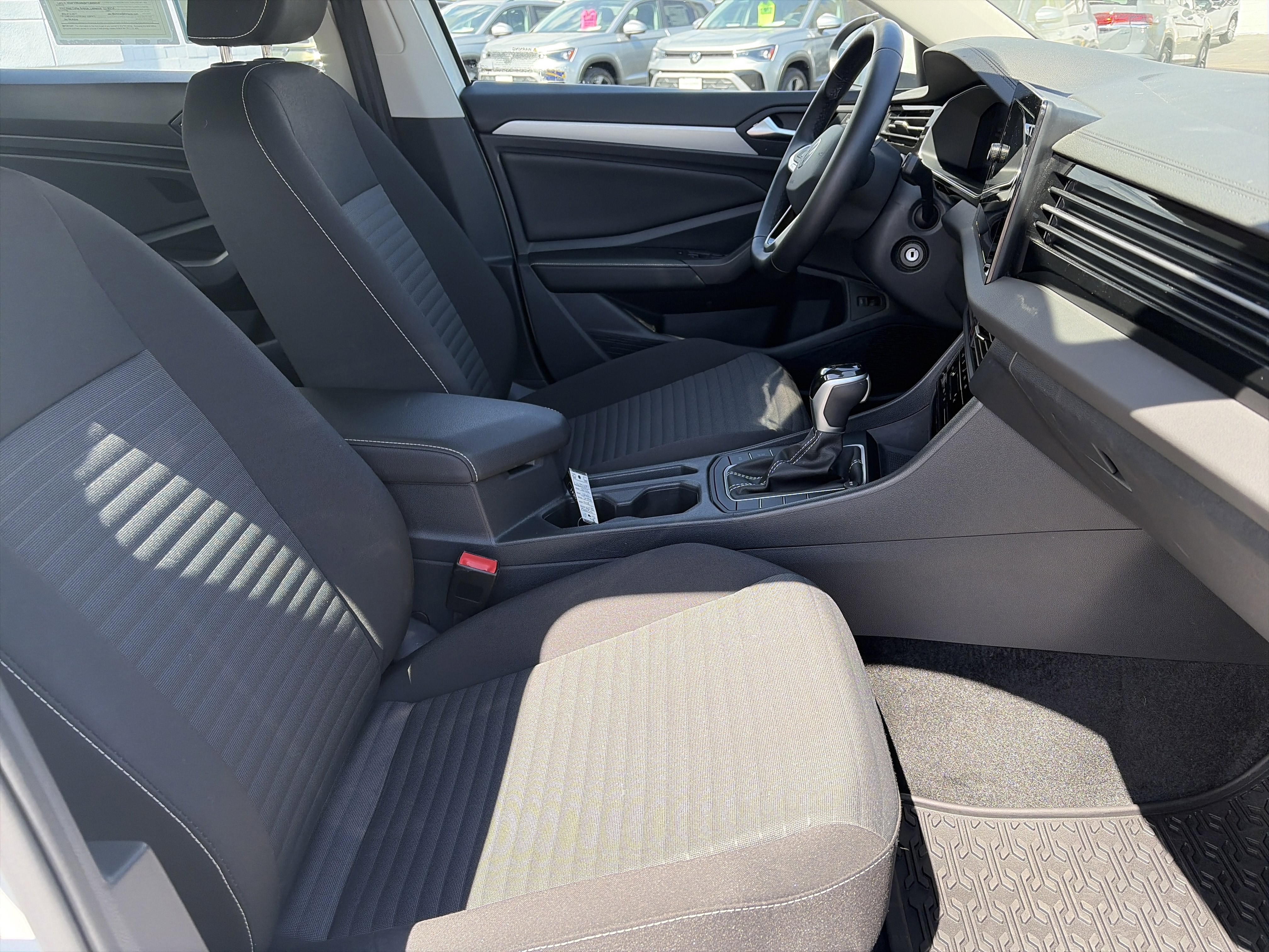 Certified 2025 Volkswagen Jetta S FWD image 27