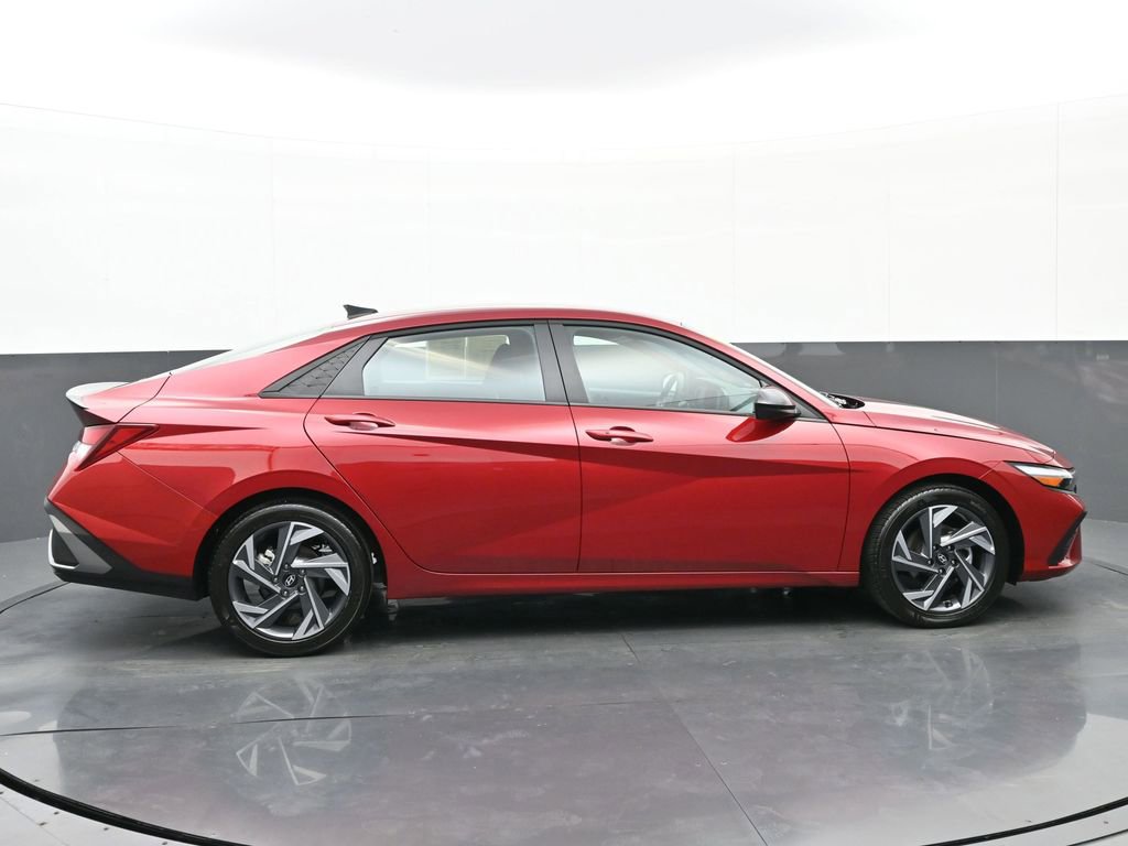 Certified 2025 Hyundai Elantra Sport image 3