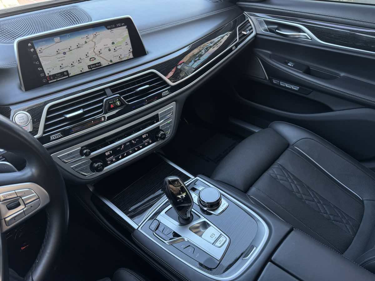 Used 2018 BMW 740i image 16