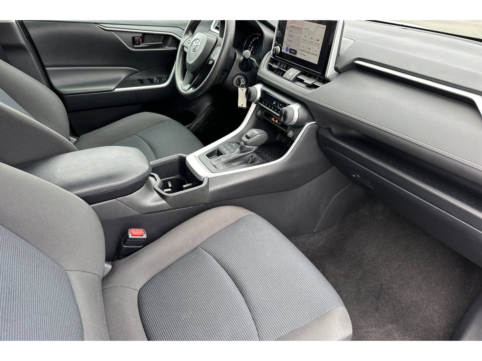 Used 2025 Toyota RAV4 LE AWD/4WD image 18