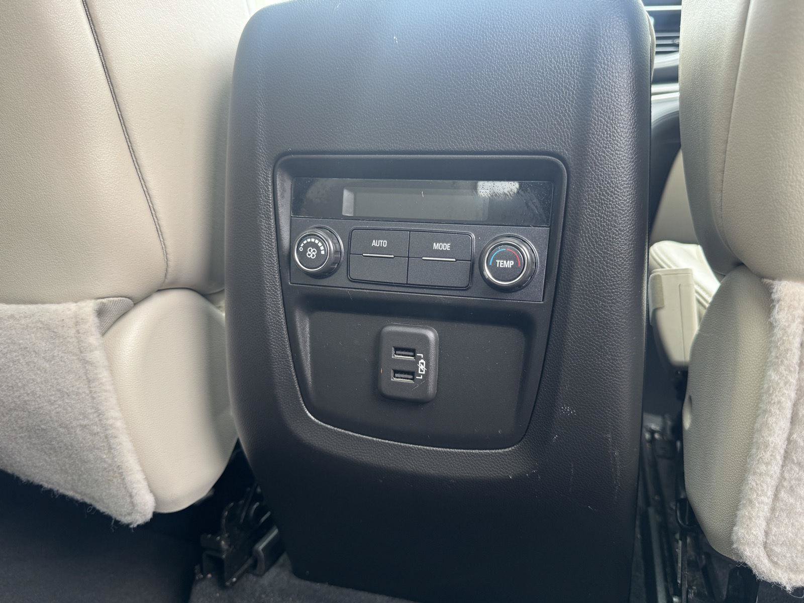 Used 2022 Buick Enclave Essence w/ Experience Buick Package FWD image 30
