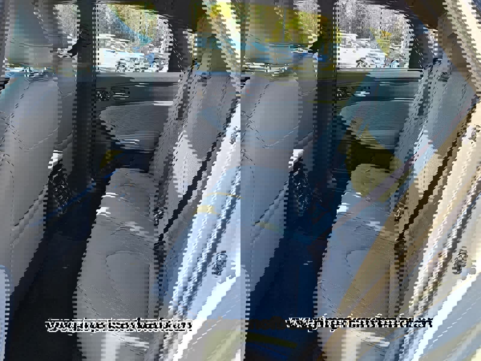 Used 2020 Toyota Avalon Limited image 4