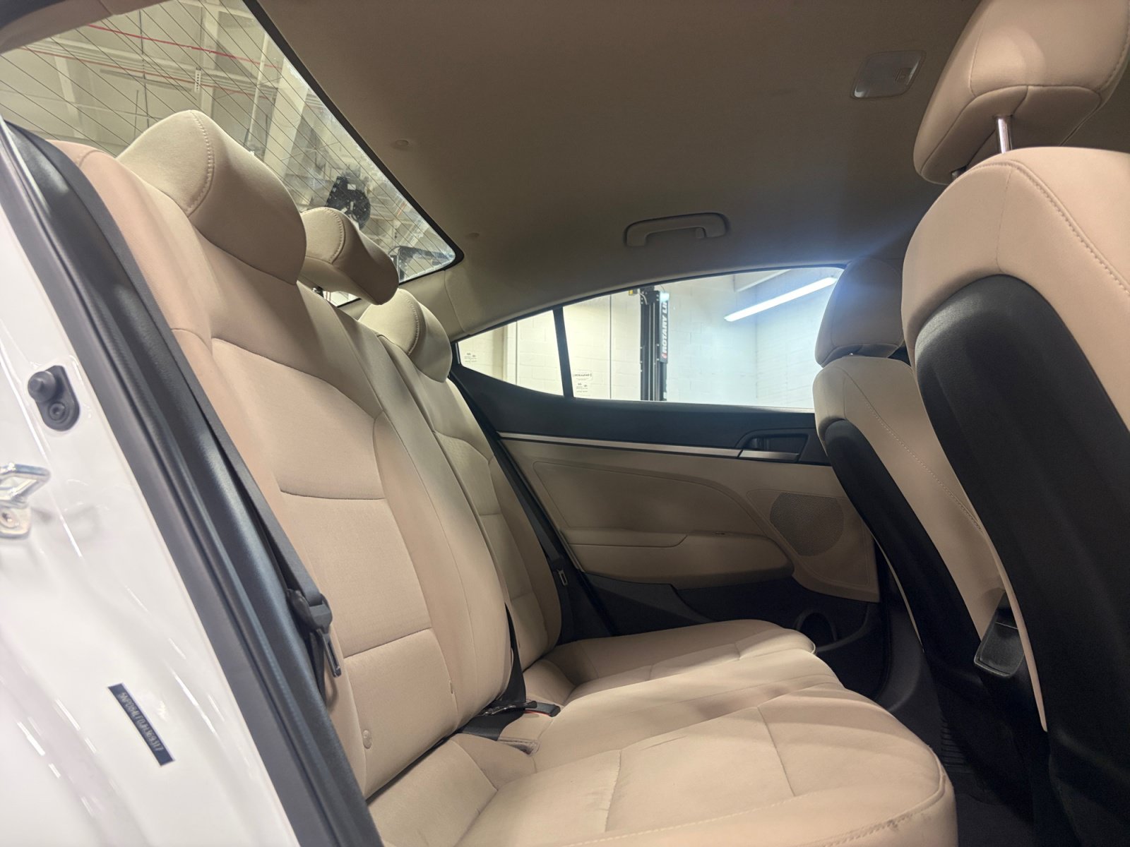 Used 2018 Hyundai Elantra SEL FWD image 32