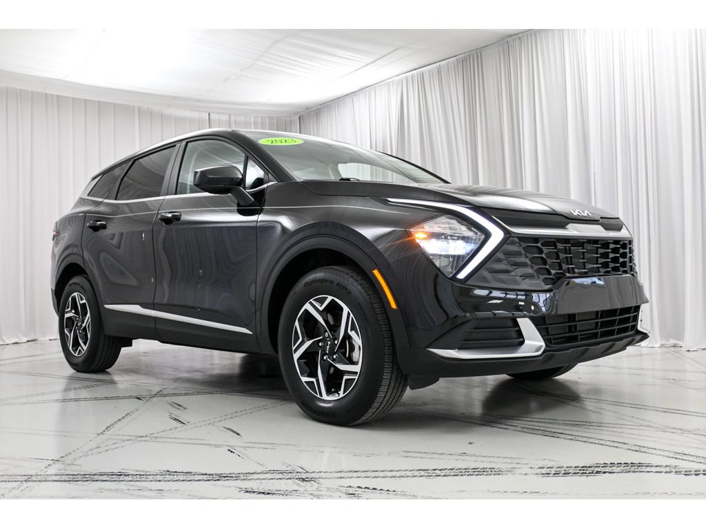 Certified 2023 Kia Sportage LX AWD/4WD image 2