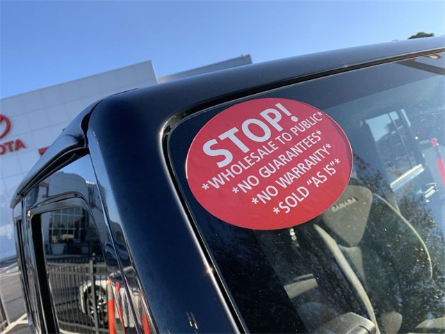 Used 2017 Jeep Wrangler Unlimited Sahara w/ Connectivity Group image 33