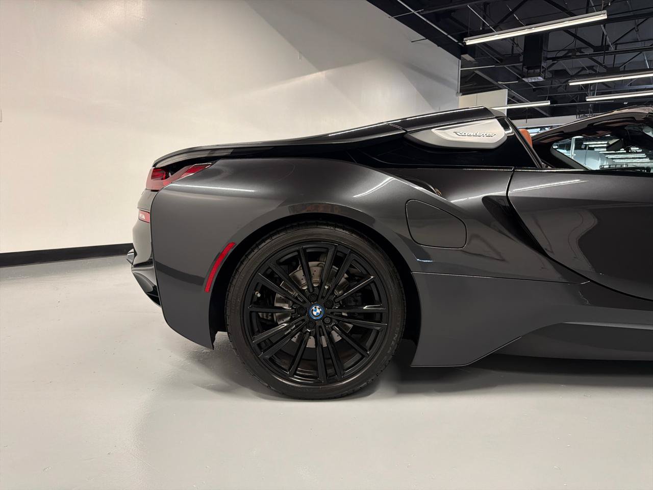 Used 2019 BMW i8 Roadster AWD/4WD image 9