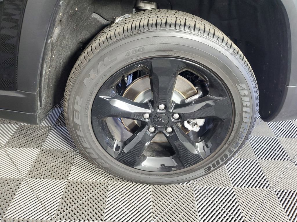 Used 2025 Jeep Grand Cherokee L Altitude image 31