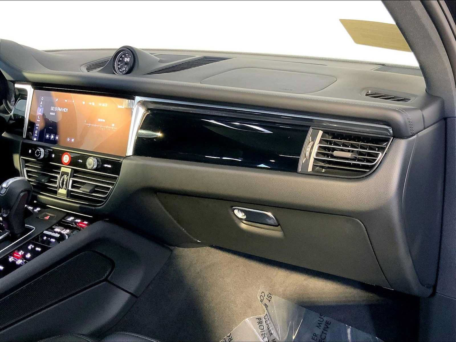 Certified 2026 Porsche Macan Turbo w/ Premium Package Plus AWD/4WD image 22
