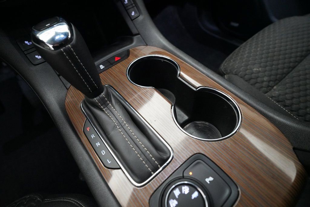 Used 2019 GMC Acadia SLE w/ Driver Alert Package I image 17