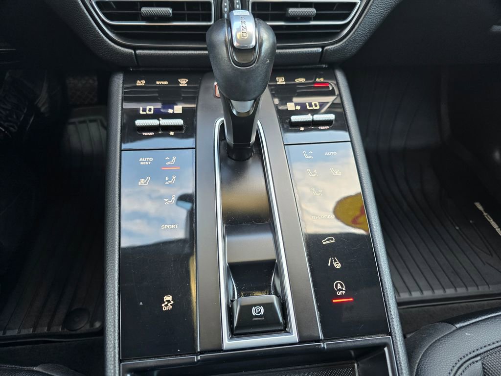 Used 2023 Porsche Macan image 17