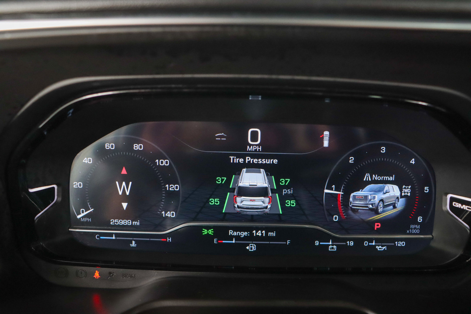 Used 2024 GMC Yukon XL Denali image 16