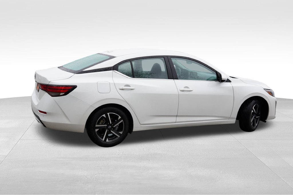 Used 2025 Nissan Sentra SV FWD image 4