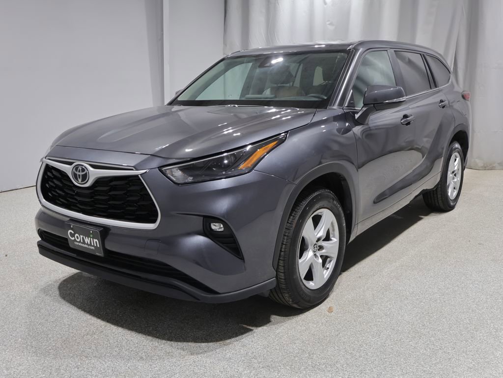 Used 2023 Toyota Highlander LE FWD image 7