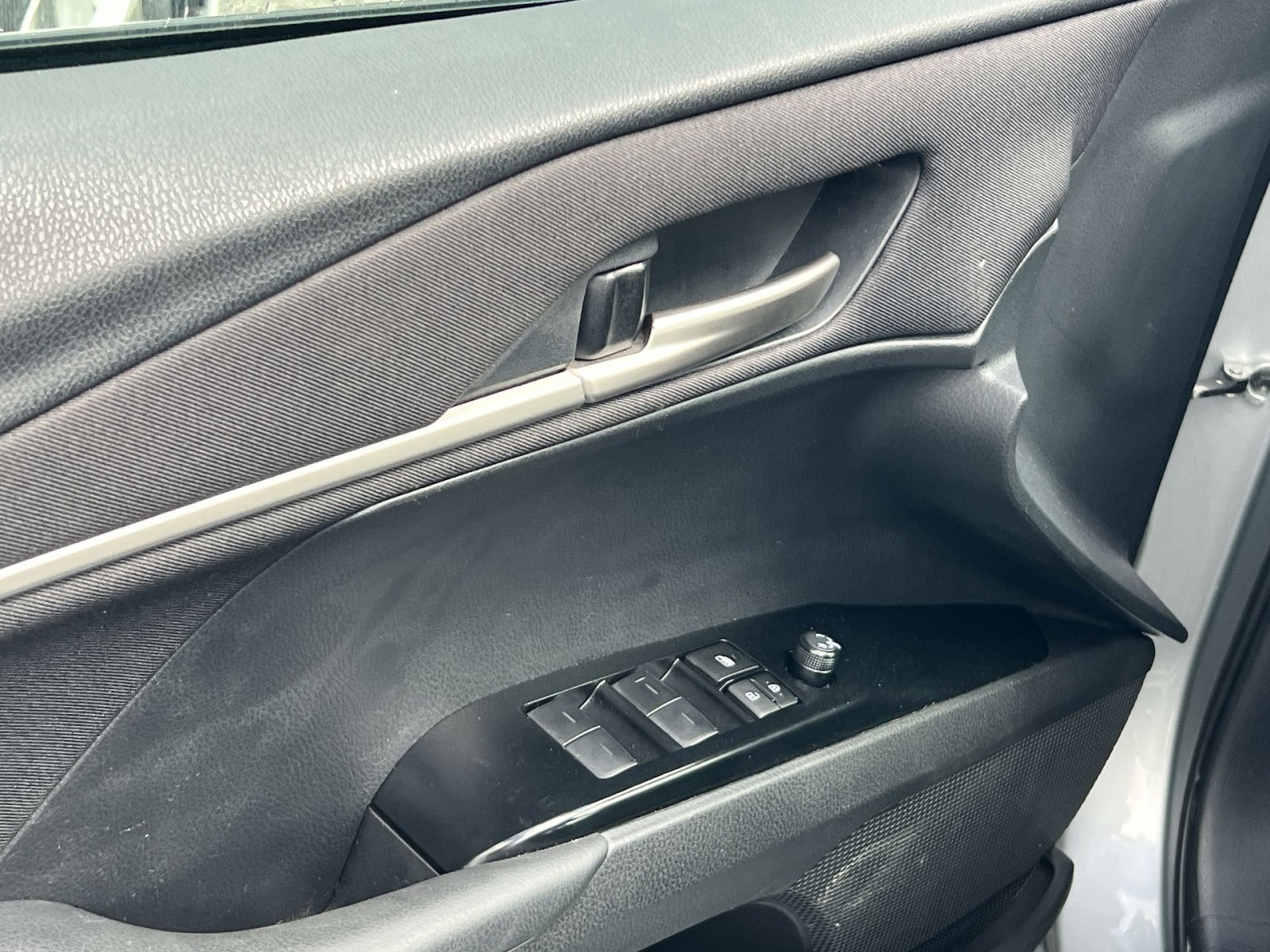 Used 2025 Toyota Camry LE image 13