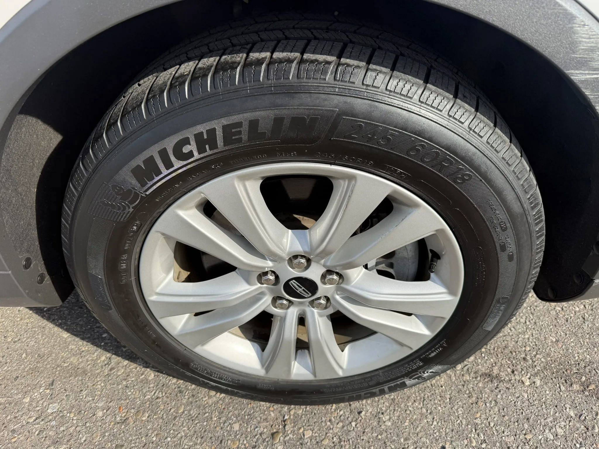 Used 2017 Lincoln MKX Premiere image 8