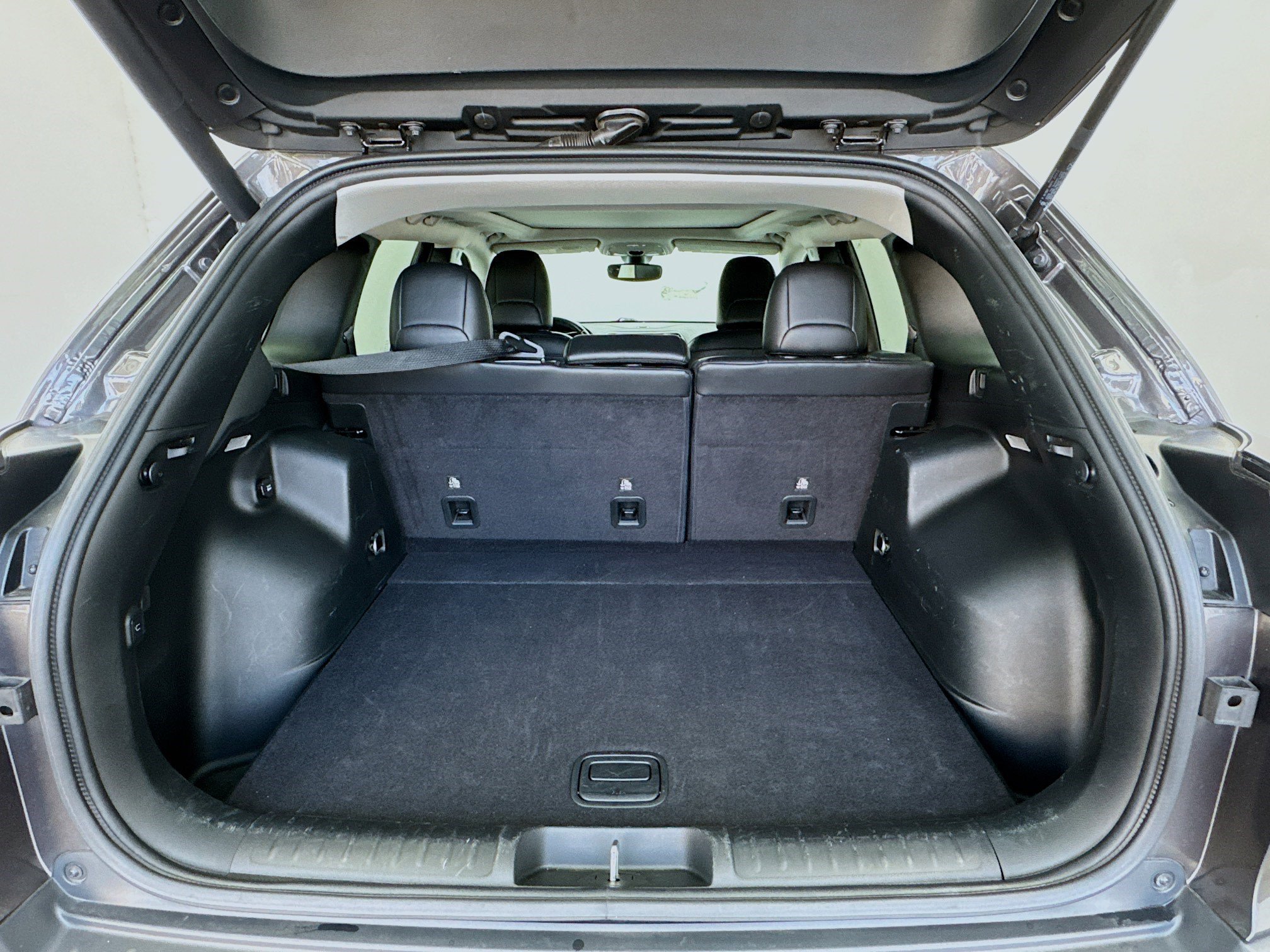 Used 2019 Jeep Cherokee Limited image 18