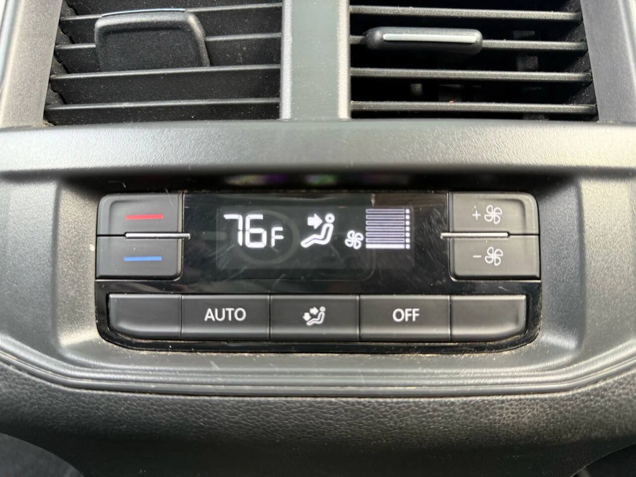 Used 2019 Volkswagen Atlas SEL AWD/4WD image 23