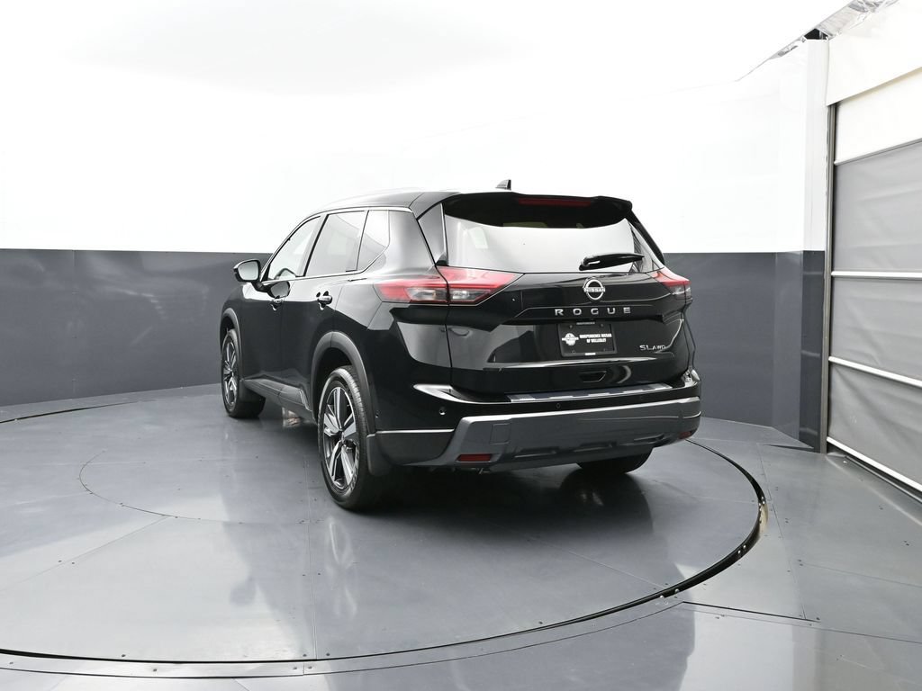 Certified 2025 Nissan Rogue SL AWD/4WD image 2