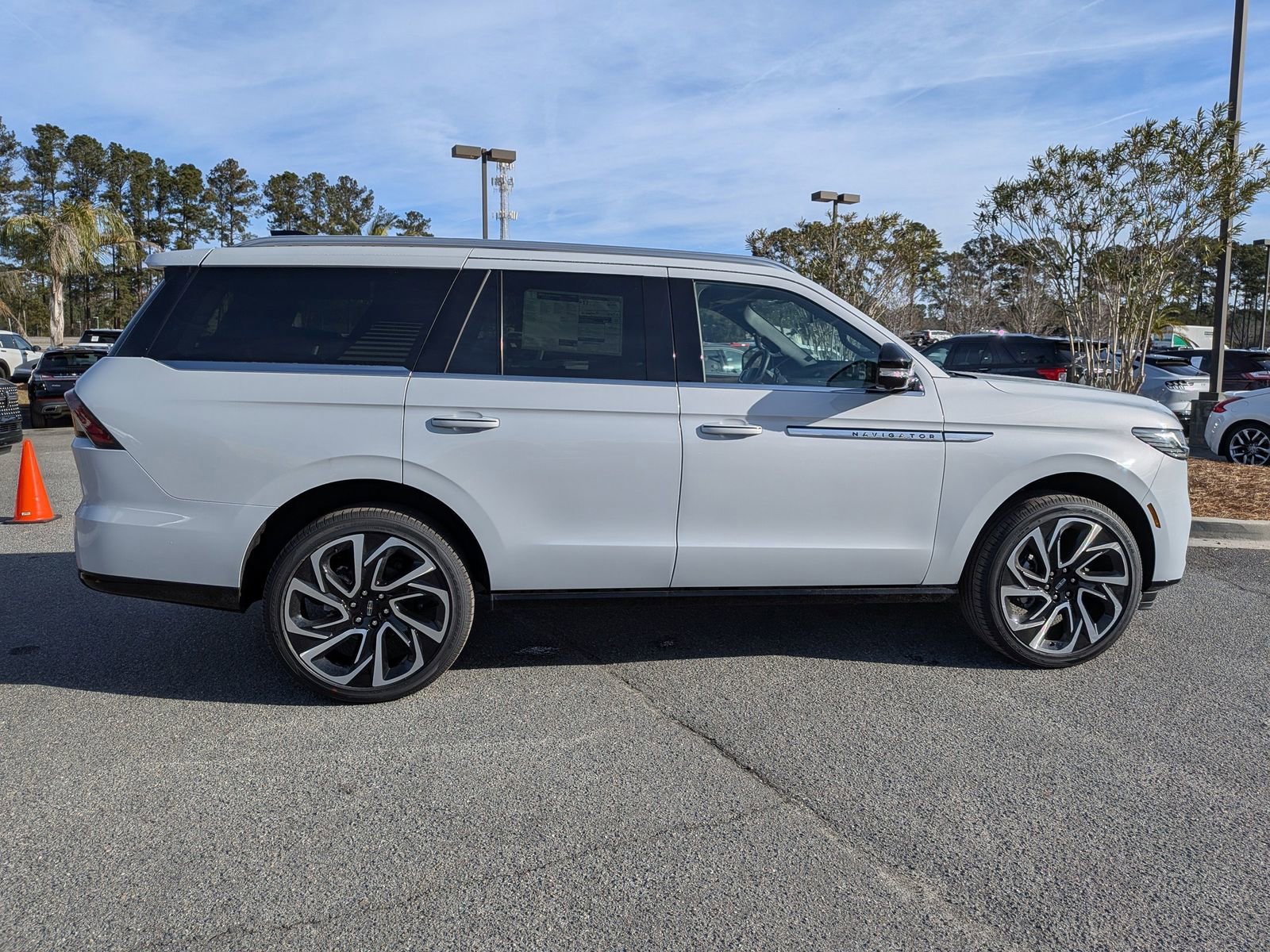 New 2026 Lincoln Navigator Reserve image 2